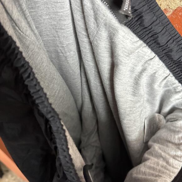 Nike Track Pants Mens XL Black White Side Stripe Lined Warm Up Athletic Swoosh - Picture 6 of 6